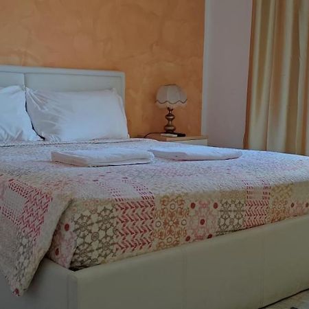The Caponi Bros Bed & Breakfast Mestre Bagian luar foto