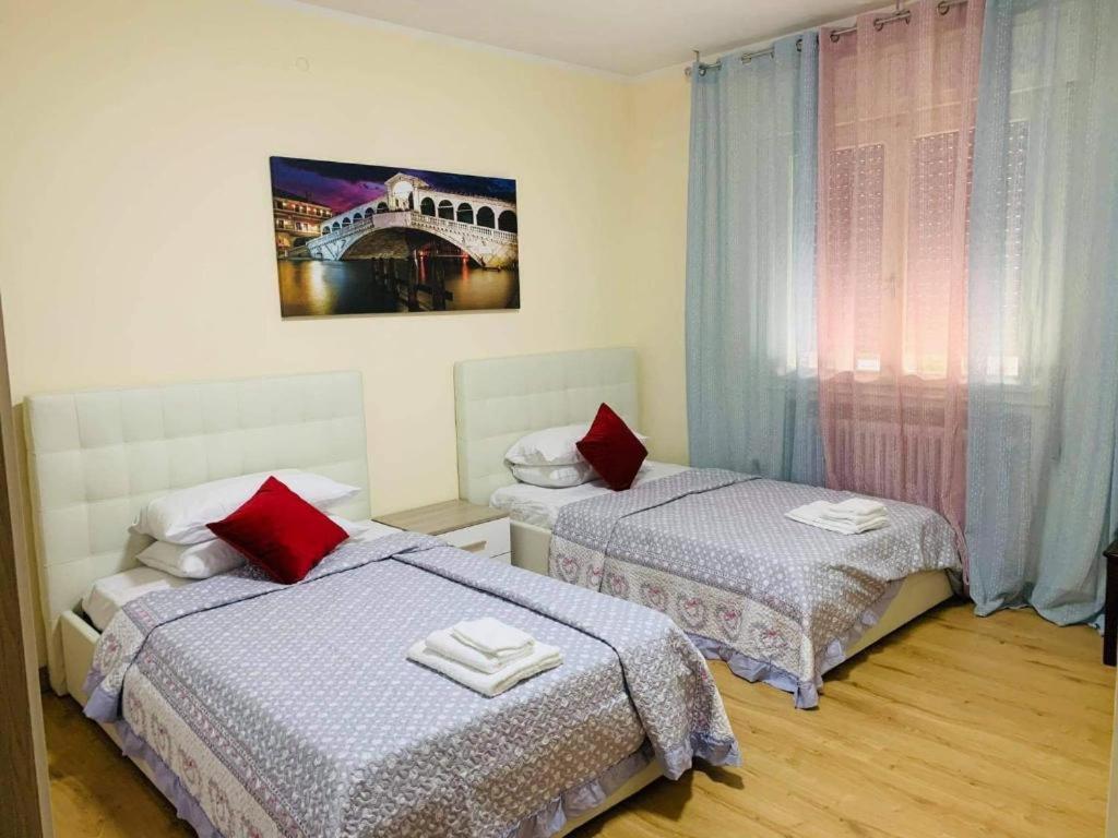The Caponi Bros Bed & Breakfast Mestre Bagian luar foto