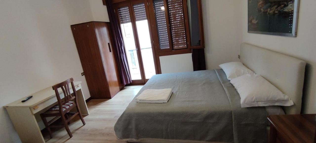 The Caponi Bros Bed & Breakfast Mestre Bagian luar foto