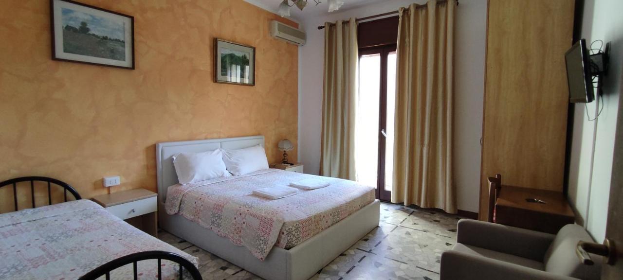 The Caponi Bros Bed & Breakfast Mestre Bagian luar foto