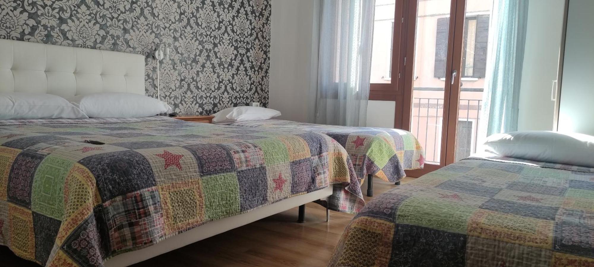 The Caponi Bros Bed & Breakfast Mestre Bagian luar foto