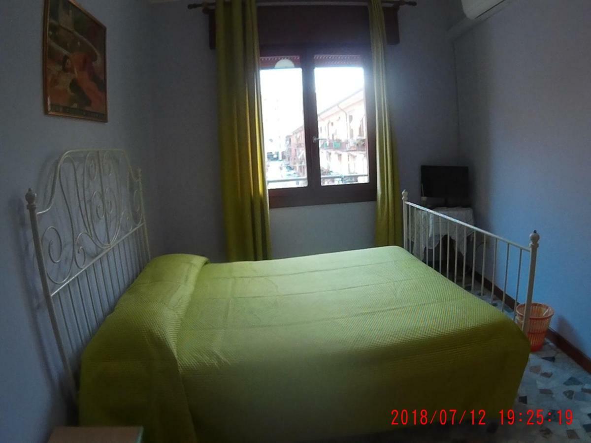 The Caponi Bros Bed & Breakfast Mestre Bagian luar foto